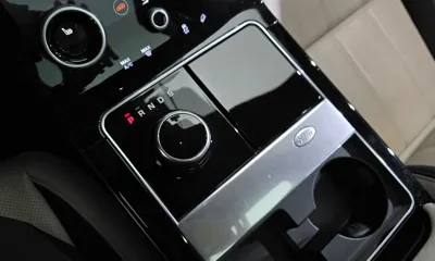 Land Rover Range Rover Velar 2018, 75675 км, за 21433.24 USD - фото 9