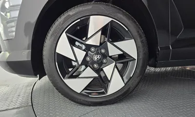 Hyundai Kona 2023, 28497 км, за 17517.2 USD