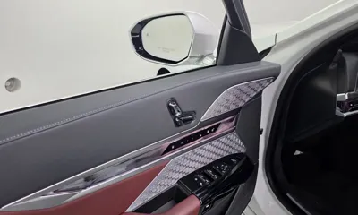 BMW 7-Series 2023, 51144 км, за 78110.79 USD - фото 38