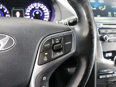 Hyundai Grandeur 2015, 117700 км, за 5097.34 USD - фото 8
