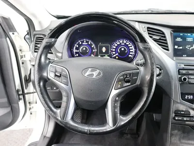 Hyundai Grandeur 2015, 117700 км, за 5097.34 USD - фото 16