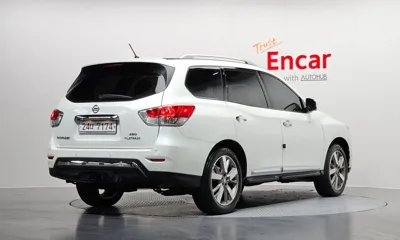 Nissan Pathfinder 2016, 16926 км, за 12355.47 USD