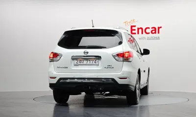 Nissan Pathfinder 2016, 16926 км, за 12355.47 USD