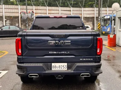GMC Sierra 2023, 7460 км, за 45818.56 USD