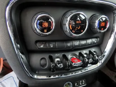 MINI Clubman 2017, 76517 км, за 7877.12 USD - фото 12