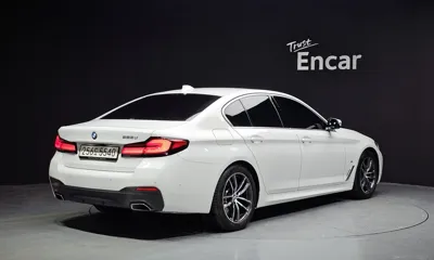 BMW 5-Series 2023, 85853 км, за 28404.36 USD