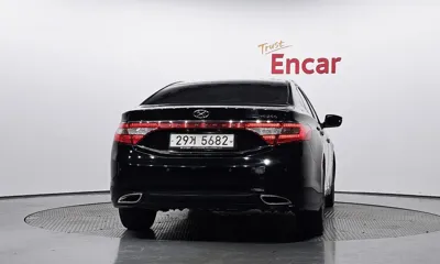 Hyundai Grandeur 2013, 244335 км, за 1962.72 USD
