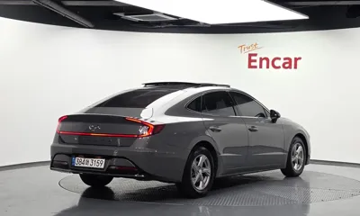 Hyundai Sonata 2022, 82376 км, за 9686.01 USD