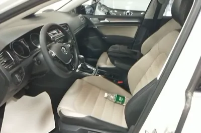 Volkswagen Golf 2017, 63500 км, за 9227 USD - фото 17