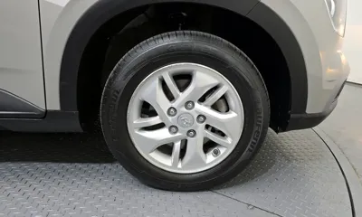Hyundai Venue 2020, 49806 км, за 9692.96 USD