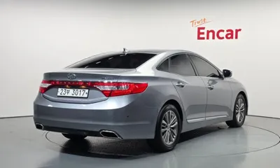 Hyundai Grandeur 2015, 100032 км, за 5724.7 USD