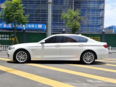 BMW 5 Series 2016, 100000 км, за 10859.12 USD