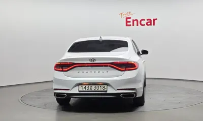 Hyundai Grandeur 2018, 84163 км, за 9432.74 USD
