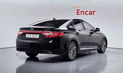 Hyundai Grandeur 2014, 294198 км, за 2410.42 USD