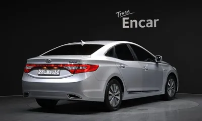 Hyundai Grandeur 2015, 169380 км, за 3831.65 USD