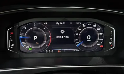 Volkswagen Tiguan 2023, 42916 км, за 41975.17 USD - фото 8