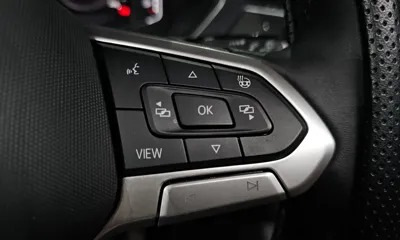 Volkswagen Tiguan 2023, 42916 км, за 41975.17 USD - фото 32