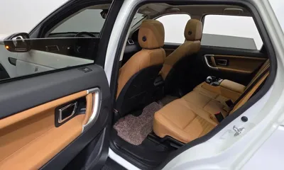 Land Rover Discovery Sport 2018, 132155 км, за 7548.9 USD - фото 12