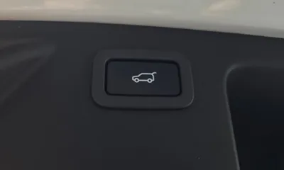 Land Rover Discovery Sport 2018, 132155 км, за 7548.9 USD - фото 18