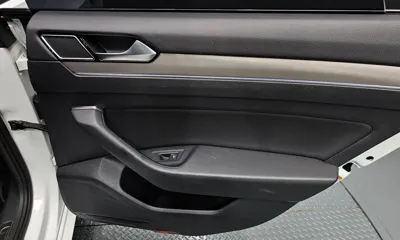 Volkswagen Arteon 2019, 74600 км, за 13456.74 USD - фото 24