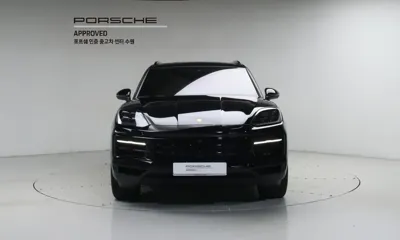 Porsche Cayenne 2025, 2917 км, за 119469.61 USD