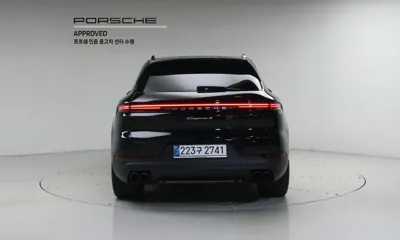 Porsche Cayenne 2025, 2917 км, за 119469.61 USD
