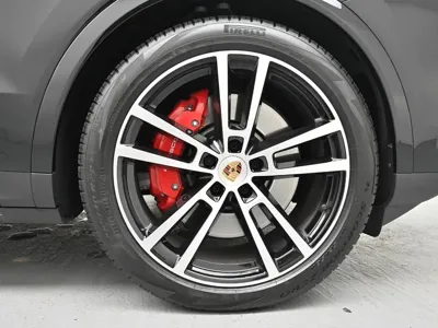 Porsche Cayenne 2025, 2917 км, за 119469.61 USD