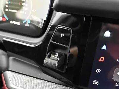 Porsche Cayenne 2025, 2917 км, за 119469.61 USD - фото 9