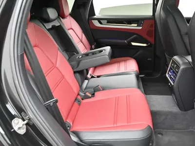 Porsche Cayenne 2025, 2917 км, за 119469.61 USD - фото 12
