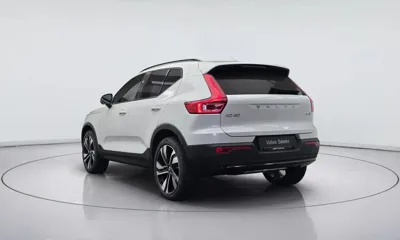 Volvo XC40 2026, 229 км, за 28013.04 USD