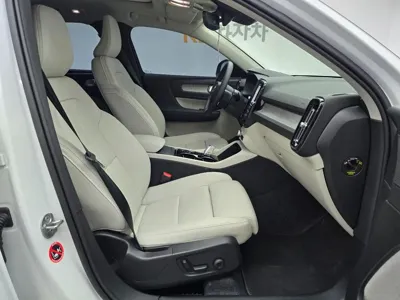 Volvo XC40 2026, 229 км, за 28000.25 USD - фото 12