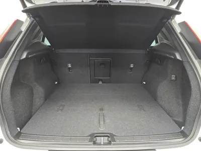 Volvo XC40 2026, 229 км, за 28000.25 USD - фото 14
