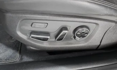 Hyundai Genesis 2015, 175133 км, за 4485.47 USD - фото 31
