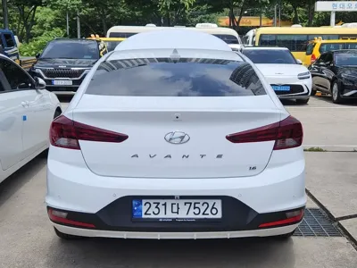 Hyundai Avante 2020, 47906 км, за 10093.11 USD