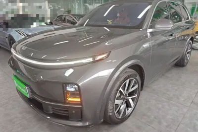 Li Auto L7 · 2023 год
