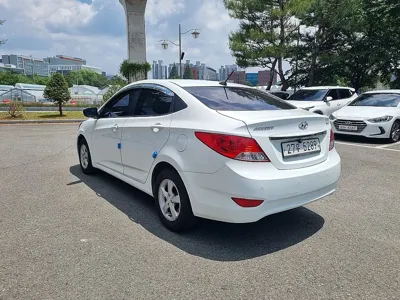 Hyundai Accent 2014, 52000 км, за 3759.5 USD