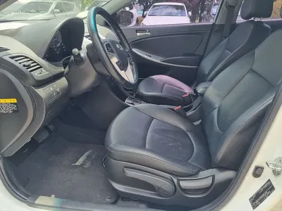 Hyundai Accent 2014, 52000 км, за 3759.5 USD - фото 13