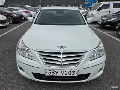 Hyundai Genesis 2010, 130000 км, за 3120.33 USD