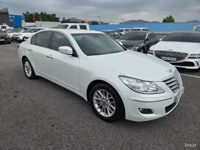 Hyundai Genesis 2010, 130000 км, за 3120.33 USD