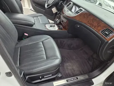 Hyundai Genesis 2010, 130000 км, за 3120.33 USD - фото 9