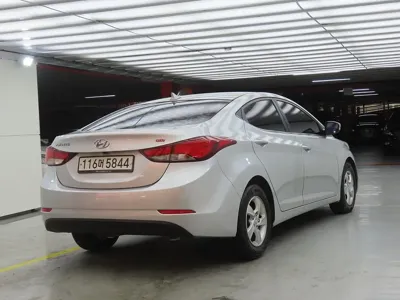 Hyundai Avante 2014, 186363 км, за 1444.14 USD
