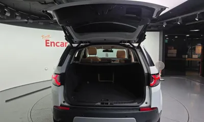 Land Rover Discovery Sport 2019, 130386 км, за 7339.27 USD - фото 20