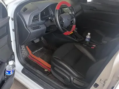 Hyundai Elantra 2020, 57699 км, за 6474.27 USD - фото 9