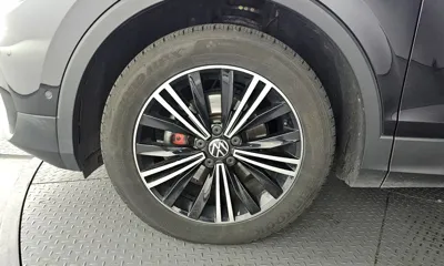 Volkswagen Tiguan 2021, 134588 км, за 15426.02 USD