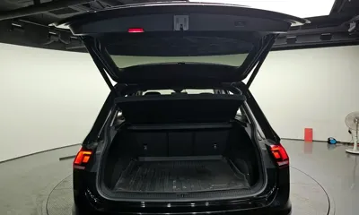 Volkswagen Tiguan 2021, 134588 км, за 15426.02 USD - фото 20
