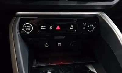 Audi Q5 2025, 876 км, за 50873.05 USD - фото 29