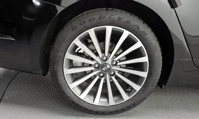 Kia K7 2016, 51815 км, за 5135.54 USD
