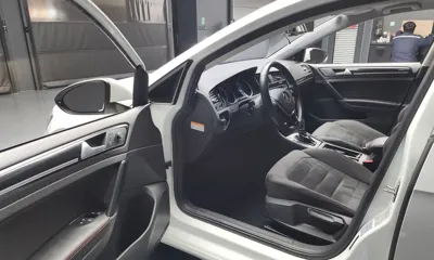 Volkswagen Golf 2016, 140642 км, за 6055.87 USD - фото 10