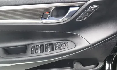 Hyundai Grandeur 2017, 91910 км, за 9425.99 USD - фото 29