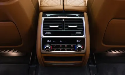 BMW 7-Series 2022, 47720 км, за 39721.28 USD - фото 19